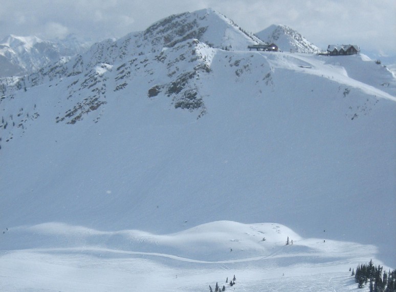 Kicking Horse - Chalet sur le top.JPG